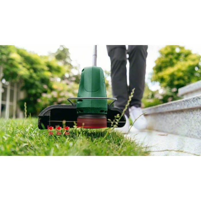 Тример садовий Bosch UniversalGrassCut 18V-26 (без АКБ та ЗП) (0.600.8C1.D04)