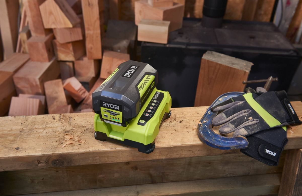 Зарядний пристрій Ryobi Max Power RY36C60A (5133004555)